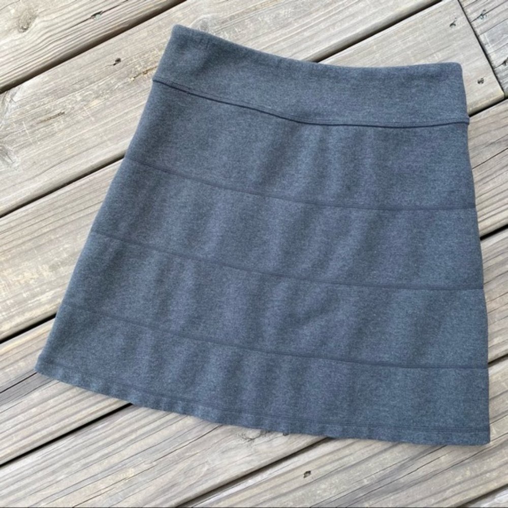 Athleta I Strata Stripe Knit Skirt w/ pockets I Size Small - Picture 7 of 8